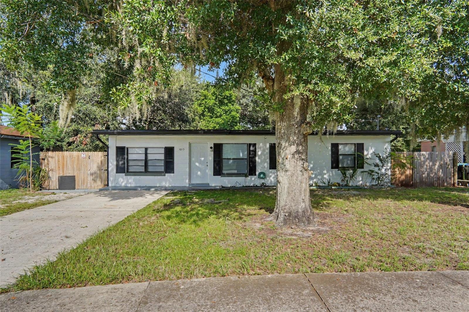1015 Emeralda Rd Property Photo 2