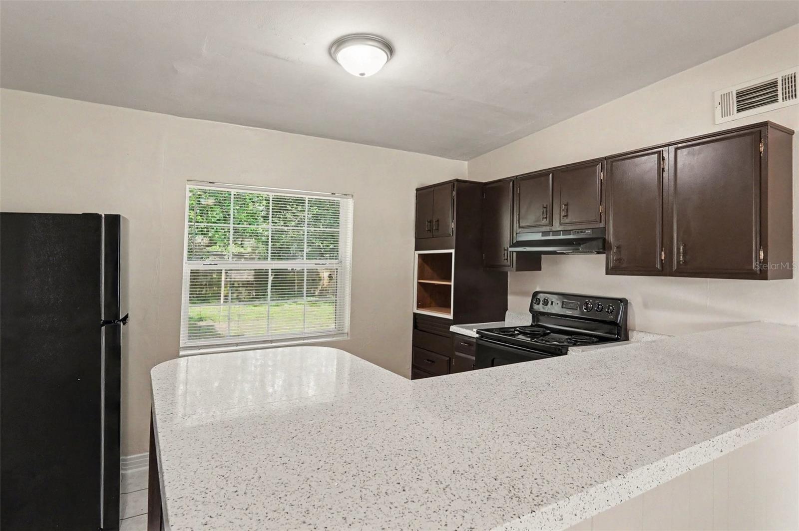 1015 Emeralda Rd Property Photo 4