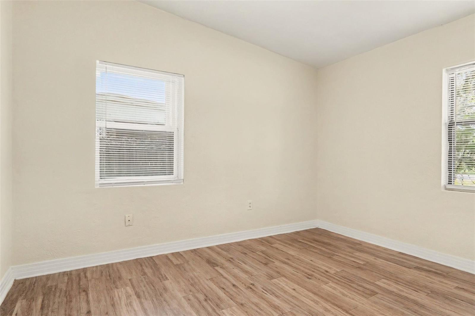 1015 Emeralda Rd Property Photo 7