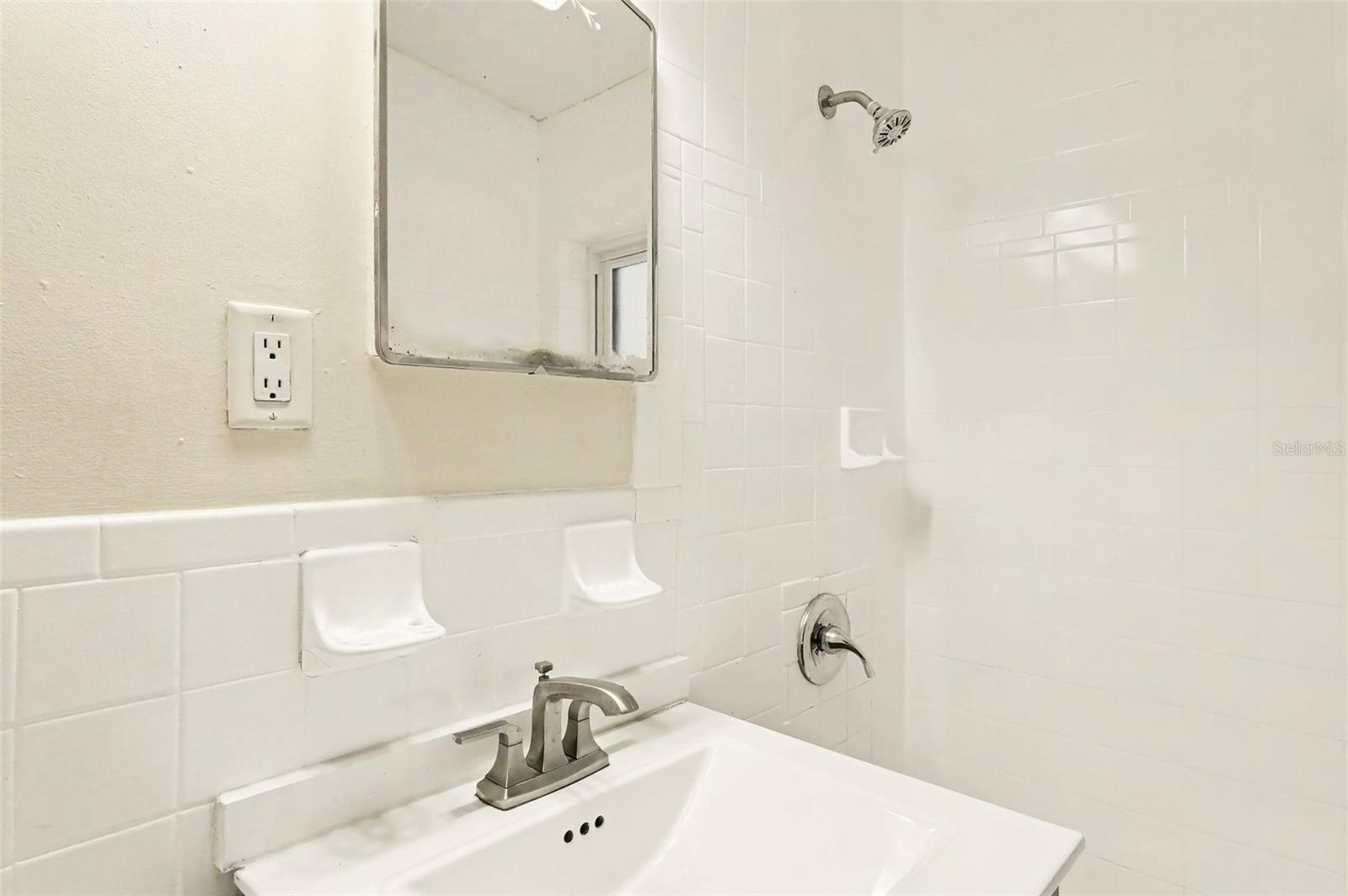 1015 Emeralda Rd Property Photo 14