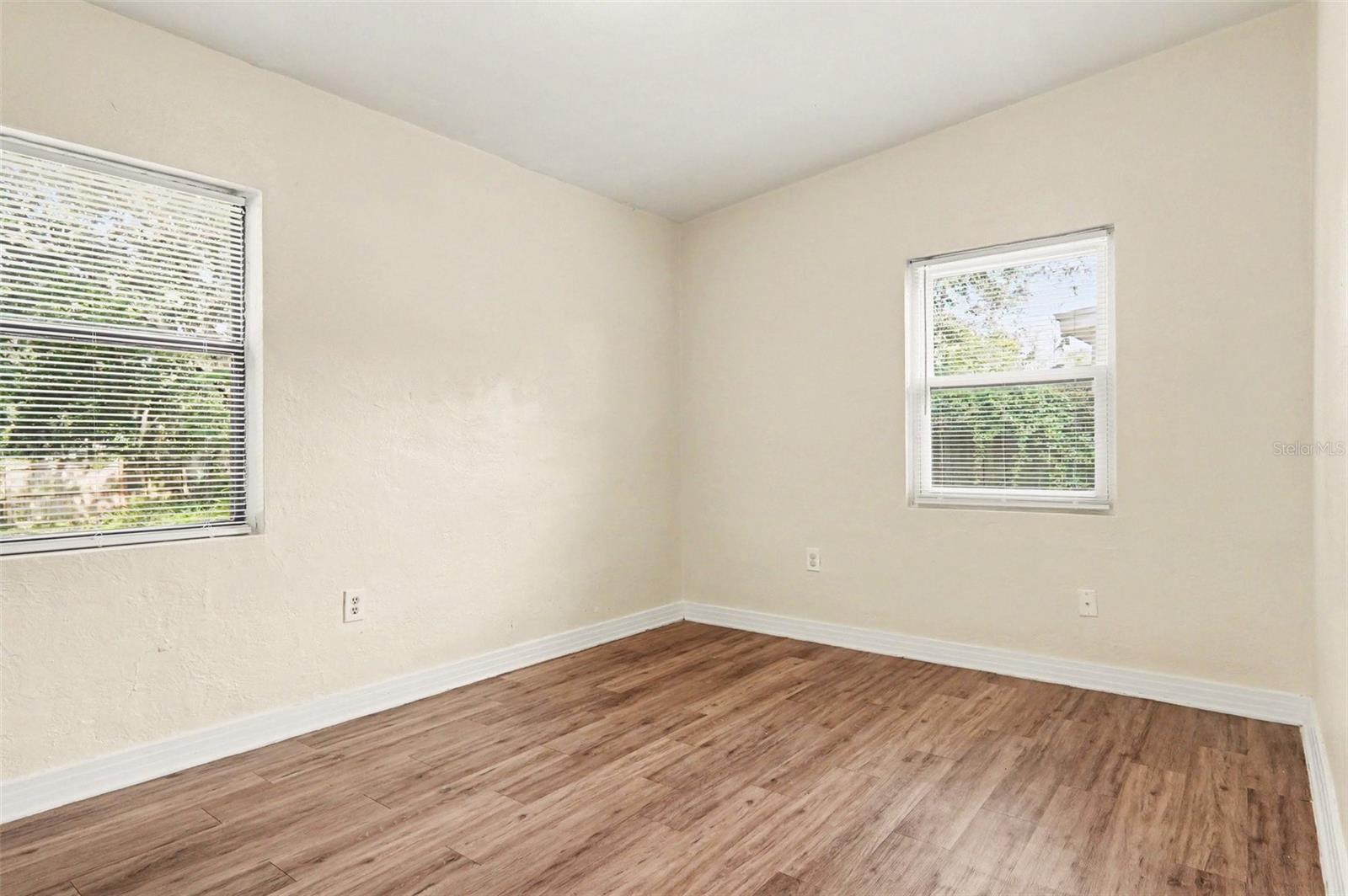 1015 Emeralda Rd Property Photo 17