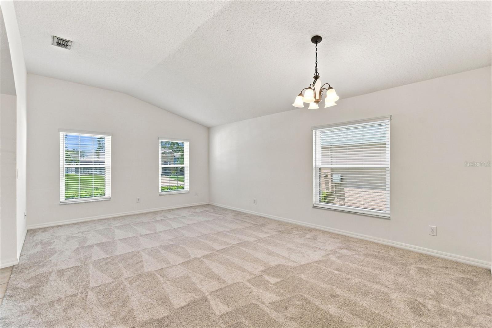 1151 Beech Grove Way Property Photo 5