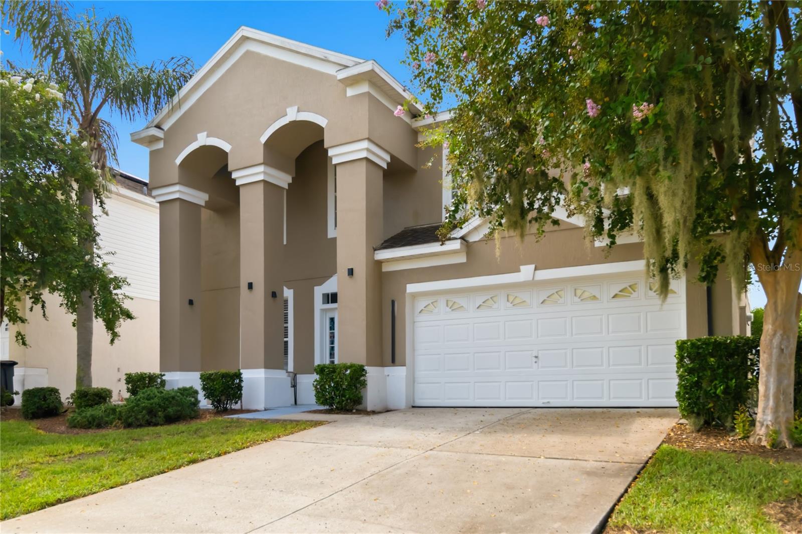 8006 King Palm Cir Property Photo 3