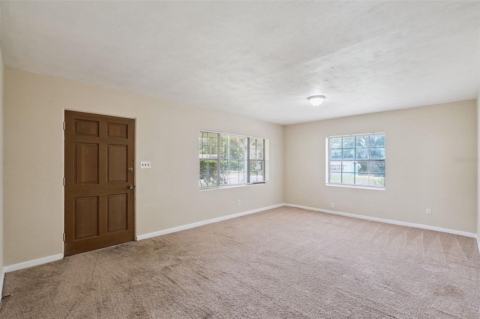 2028 Albert Lee Pkwy Property Photo 2