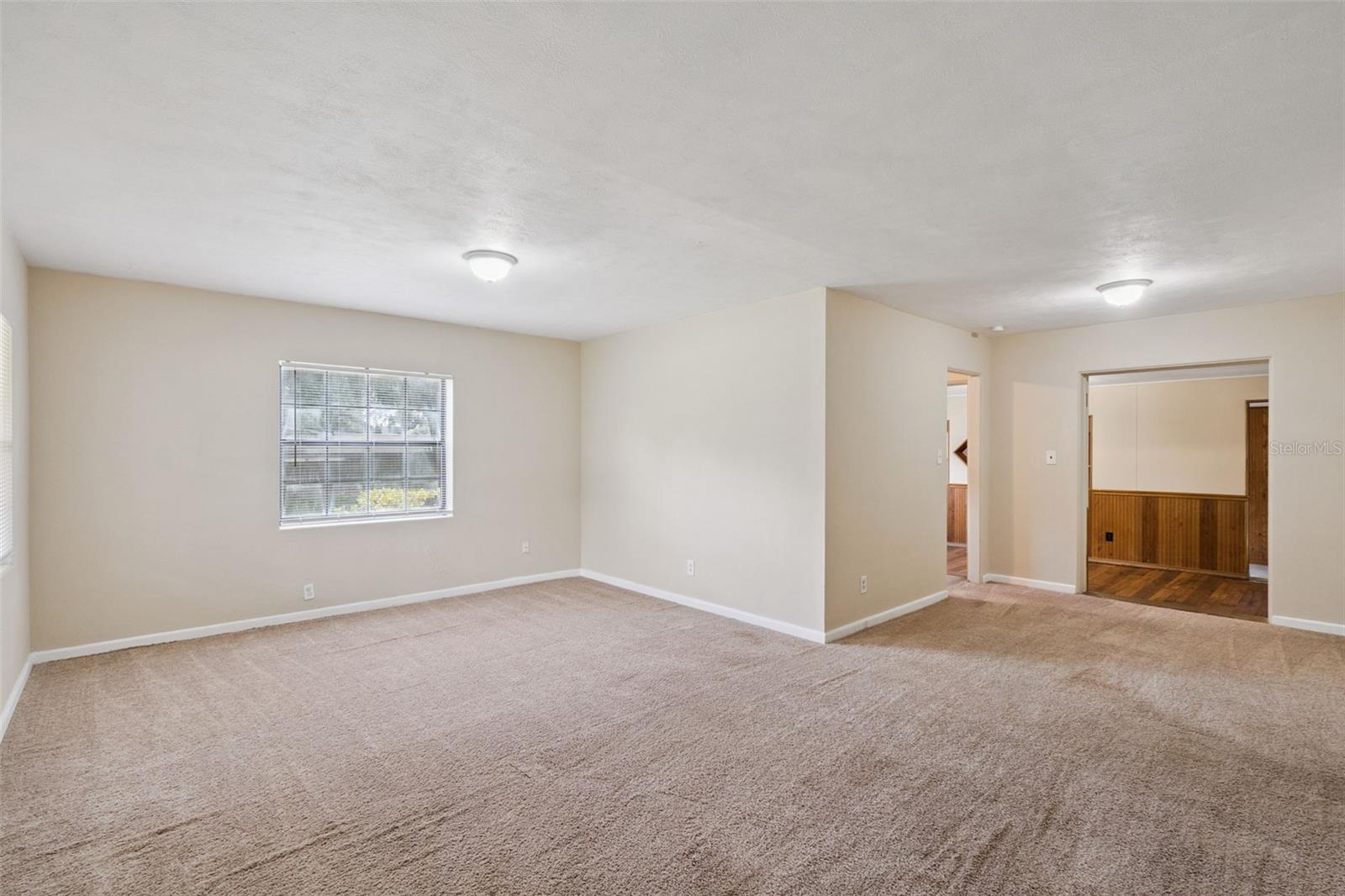 2028 Albert Lee Pkwy Property Photo 3