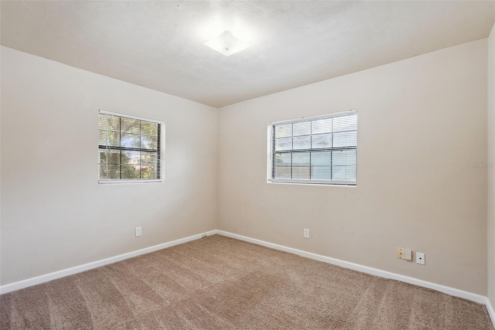 2028 Albert Lee Pkwy Property Photo 9