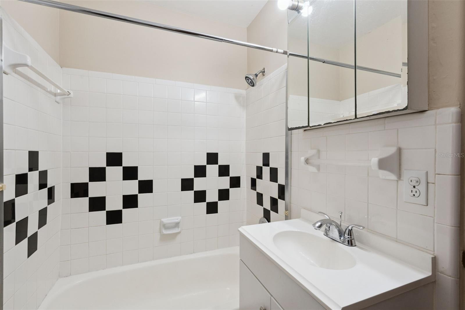 2028 Albert Lee Pkwy Property Photo 11
