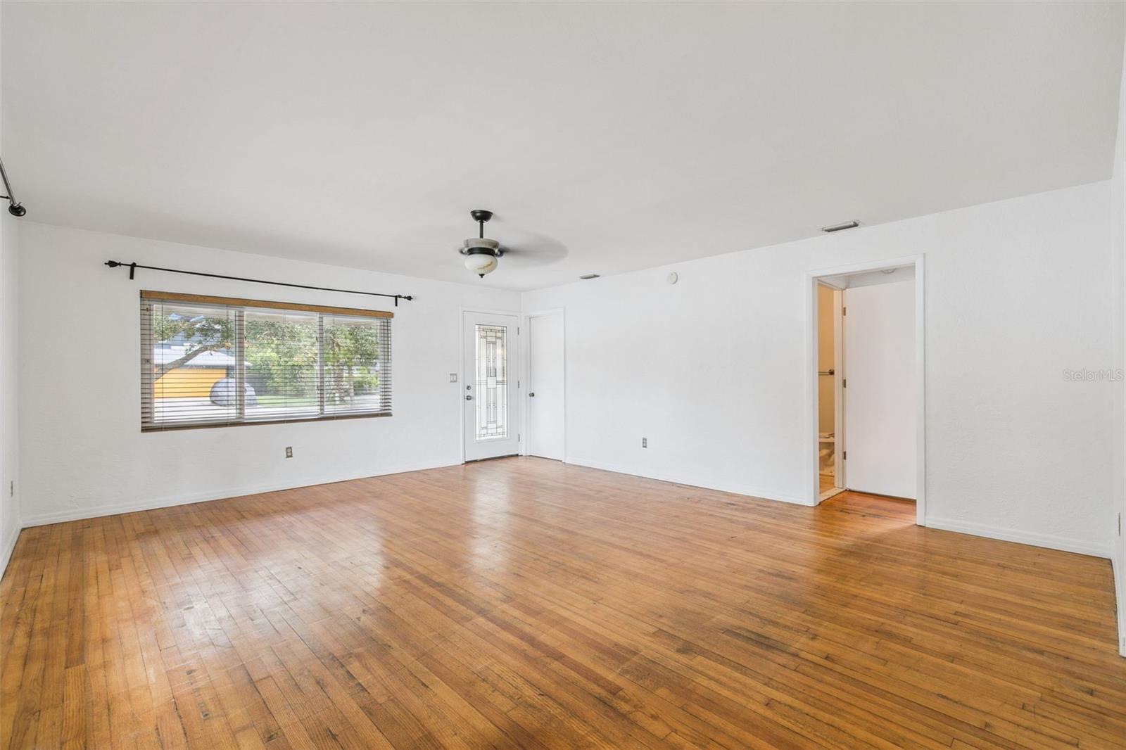1652 Berkshire Ave Property Photo 6