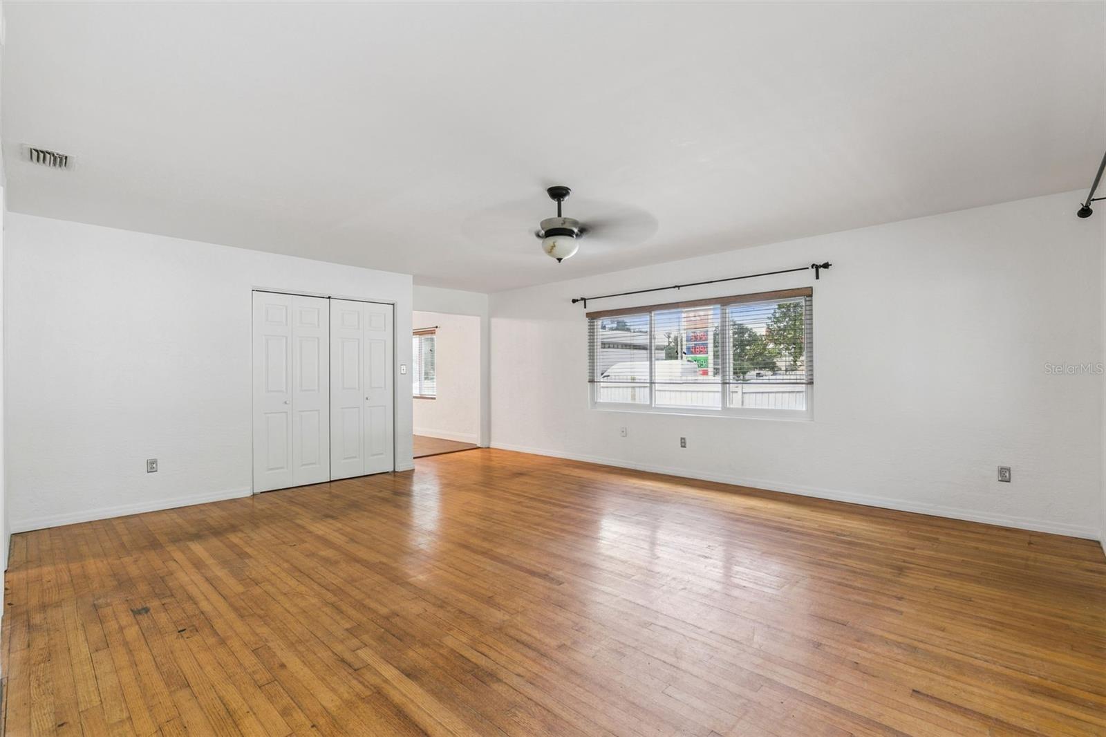 1652 Berkshire Ave Property Photo 7