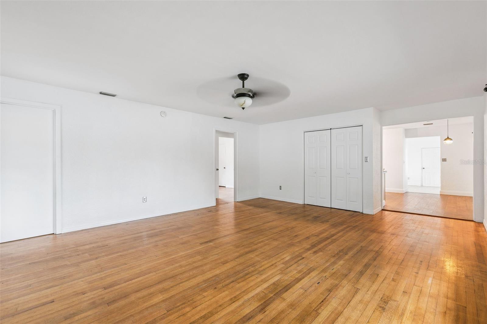 1652 Berkshire Ave Property Photo 8