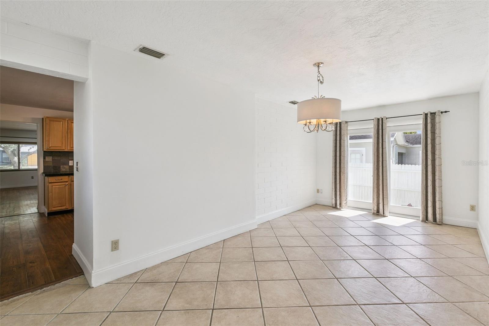1652 Berkshire Ave Property Photo 14