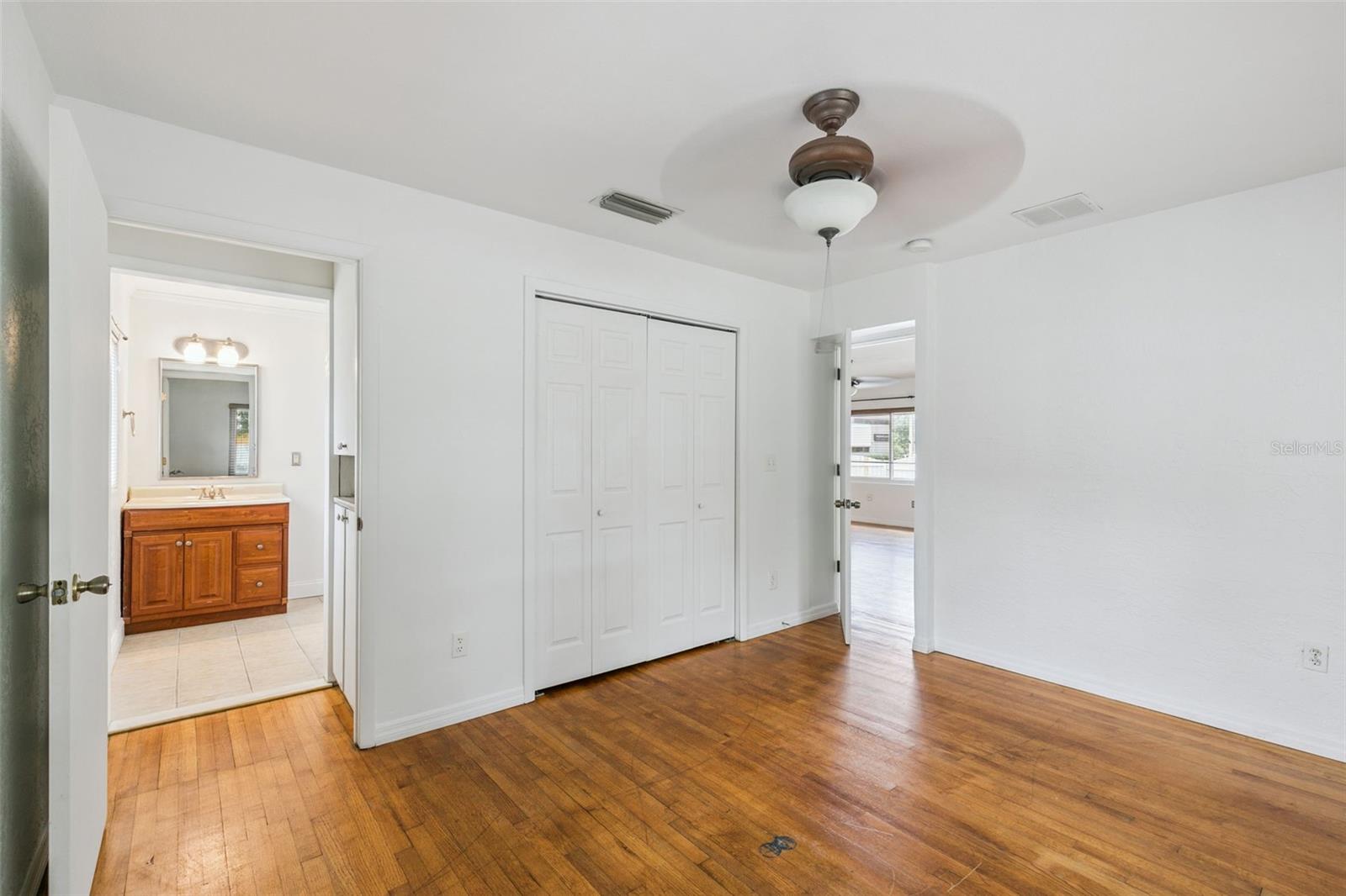 1652 Berkshire Ave Property Photo 18