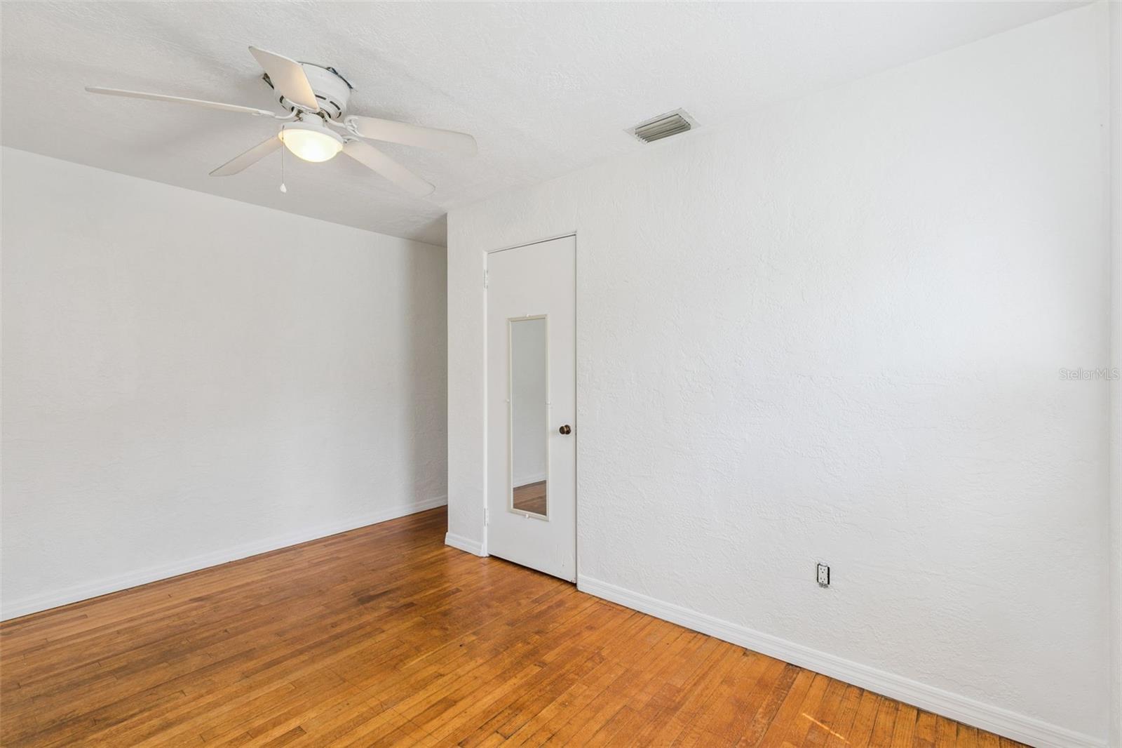 1652 Berkshire Ave Property Photo 25