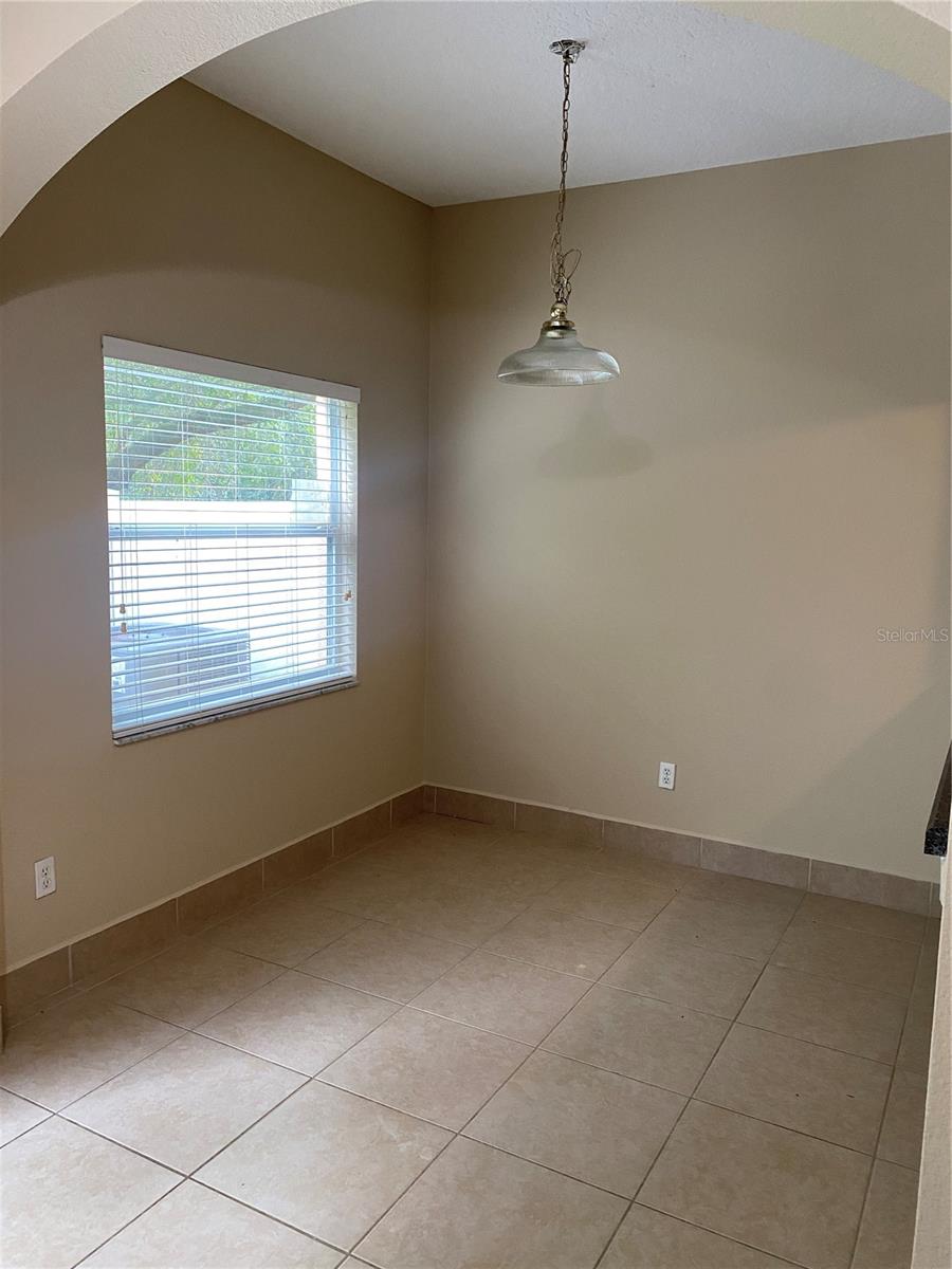 16171 Old Ash Loop Property Photo 9