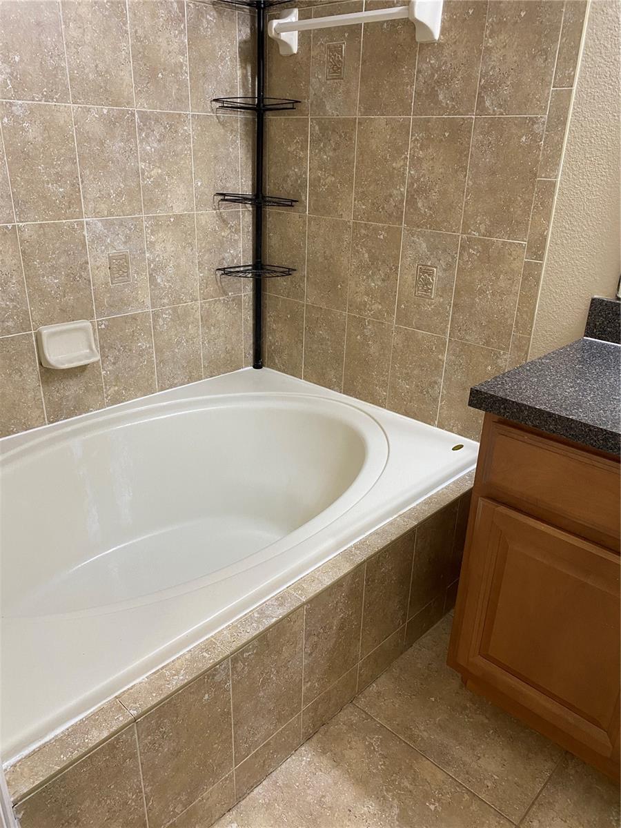 16171 Old Ash Loop Property Photo 18