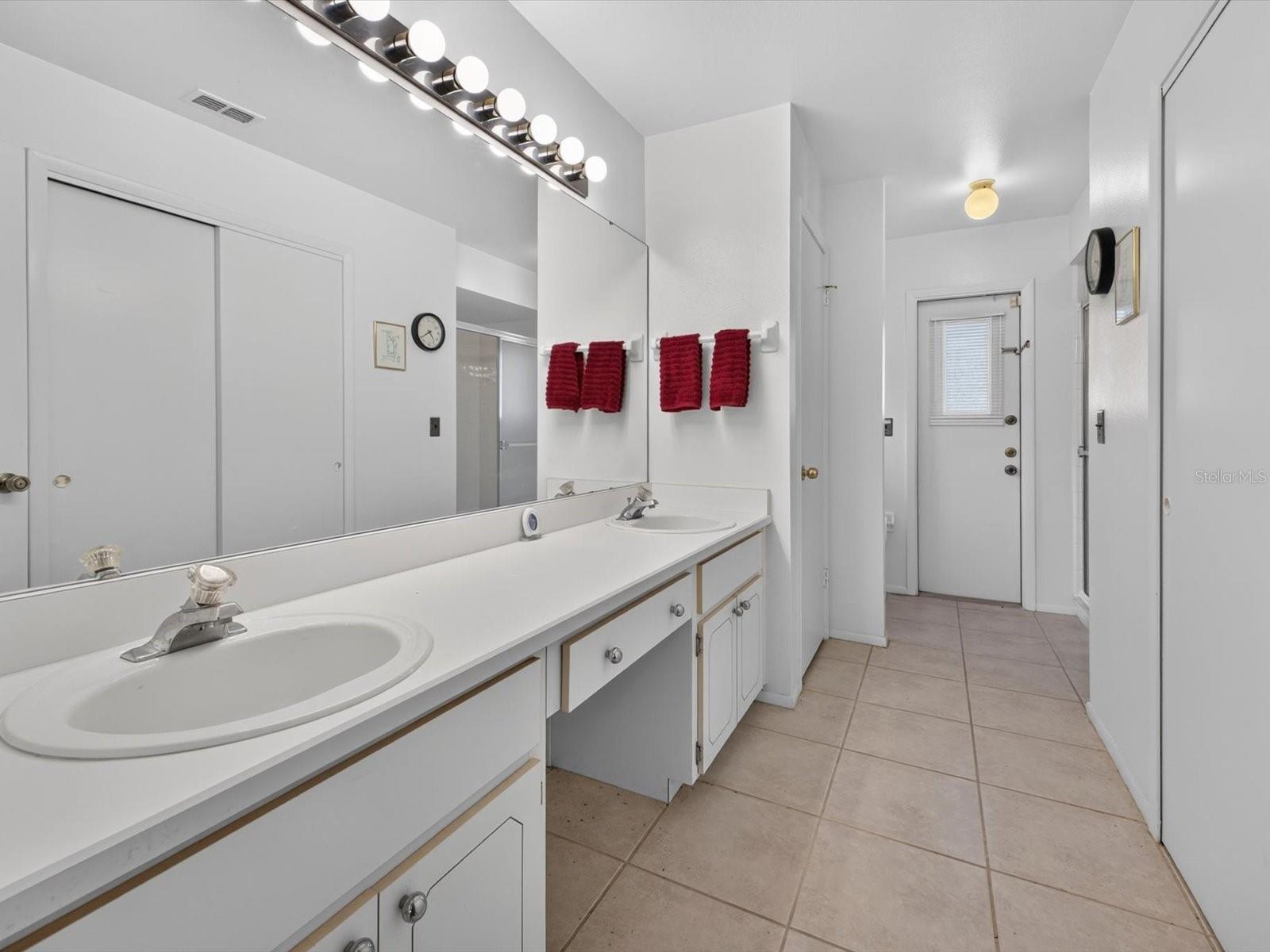 1016 Lester Ridge Ct Property Photo 15