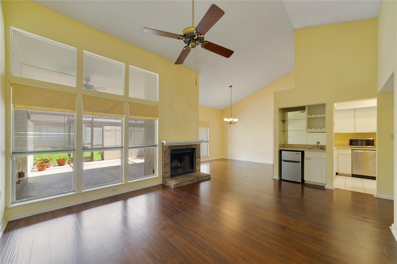 260 W Sabal Palm Pl Property Photo 6