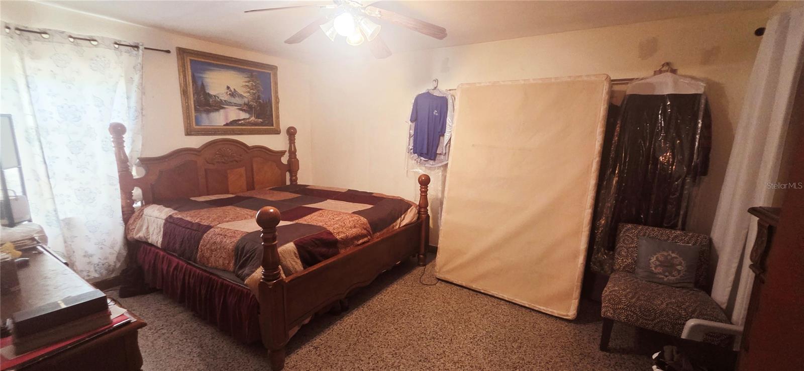 1135 Holden Ave #1/2 Property Photo 4