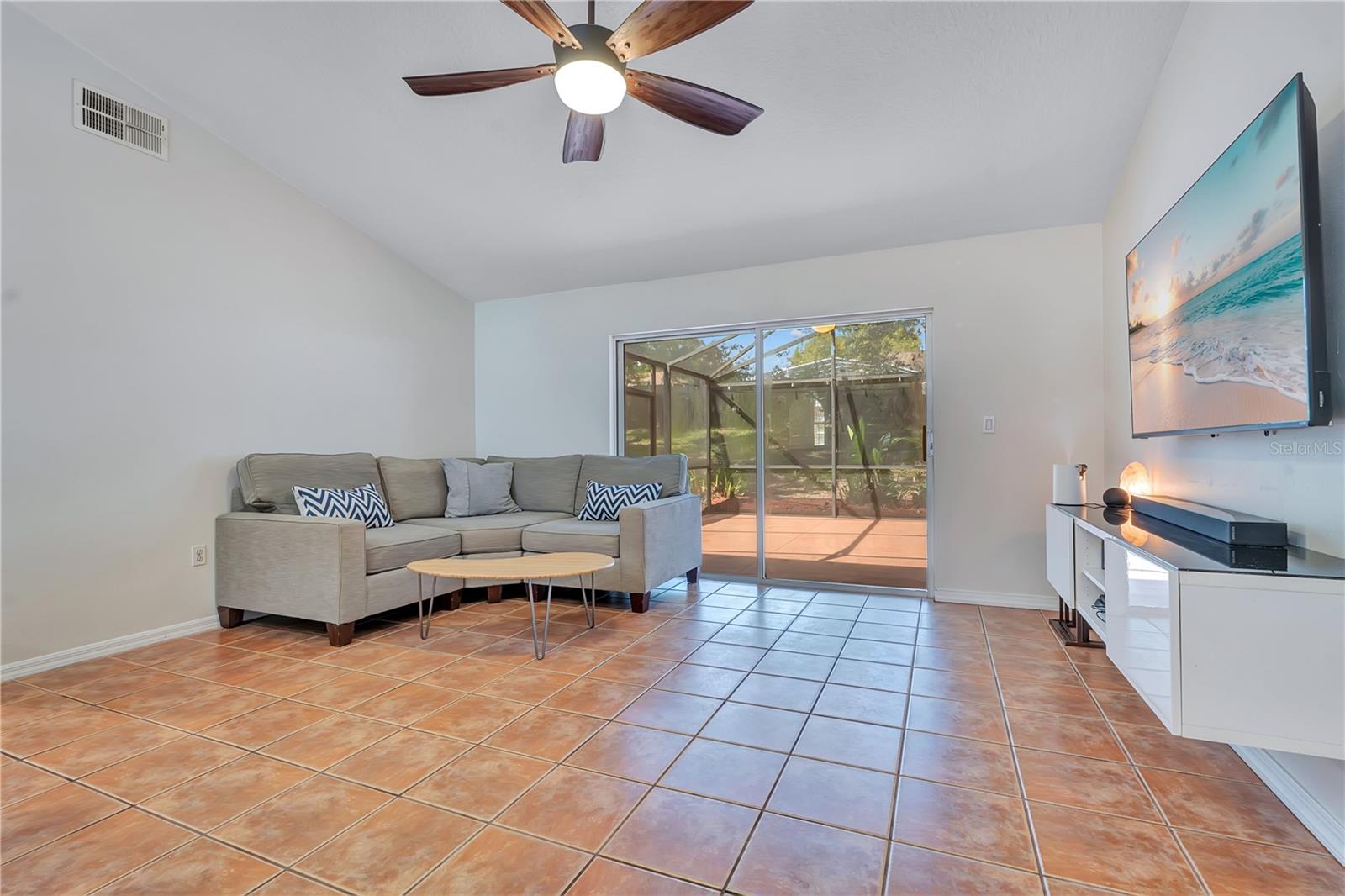 836 Elm Forest Dr Property Photo 9