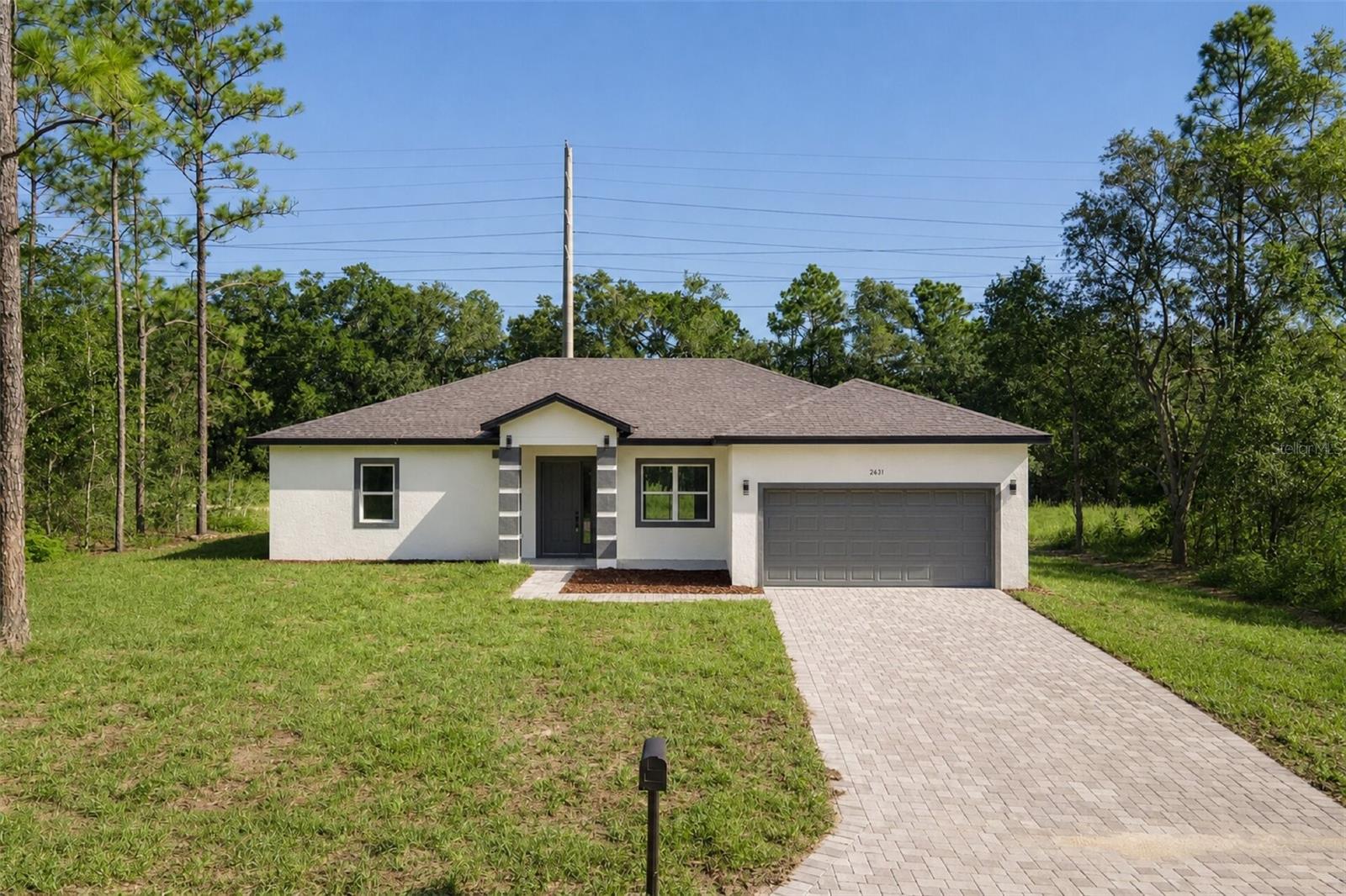 2631 W Royal Palm Dr Property Photo