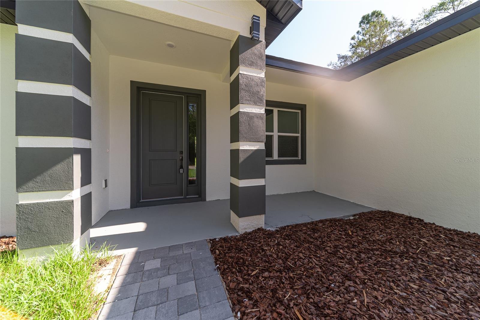 2631 W Royal Palm Dr Property Photo 4