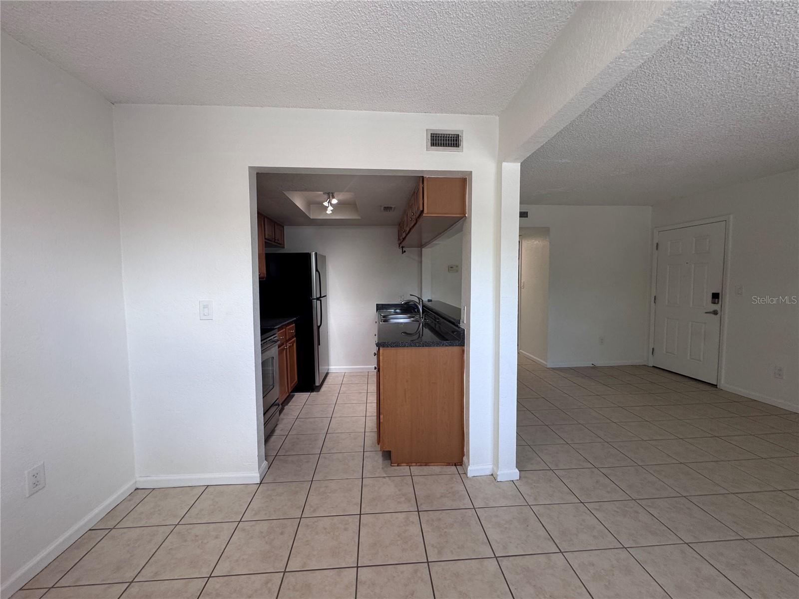 115 E Smith St #8 Property Photo 4