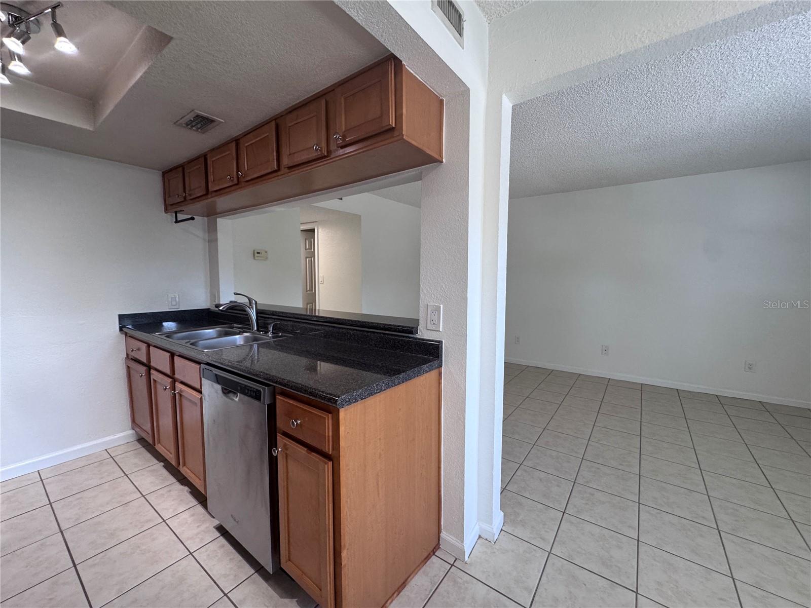 115 E Smith St #8 Property Photo 6
