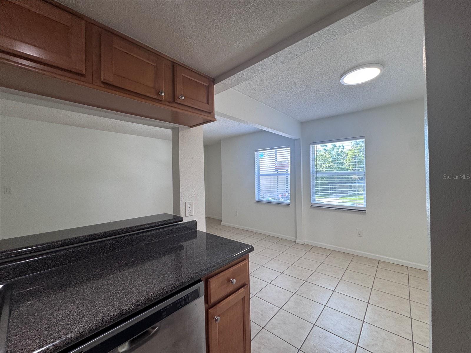 115 E Smith St #8 Property Photo 9