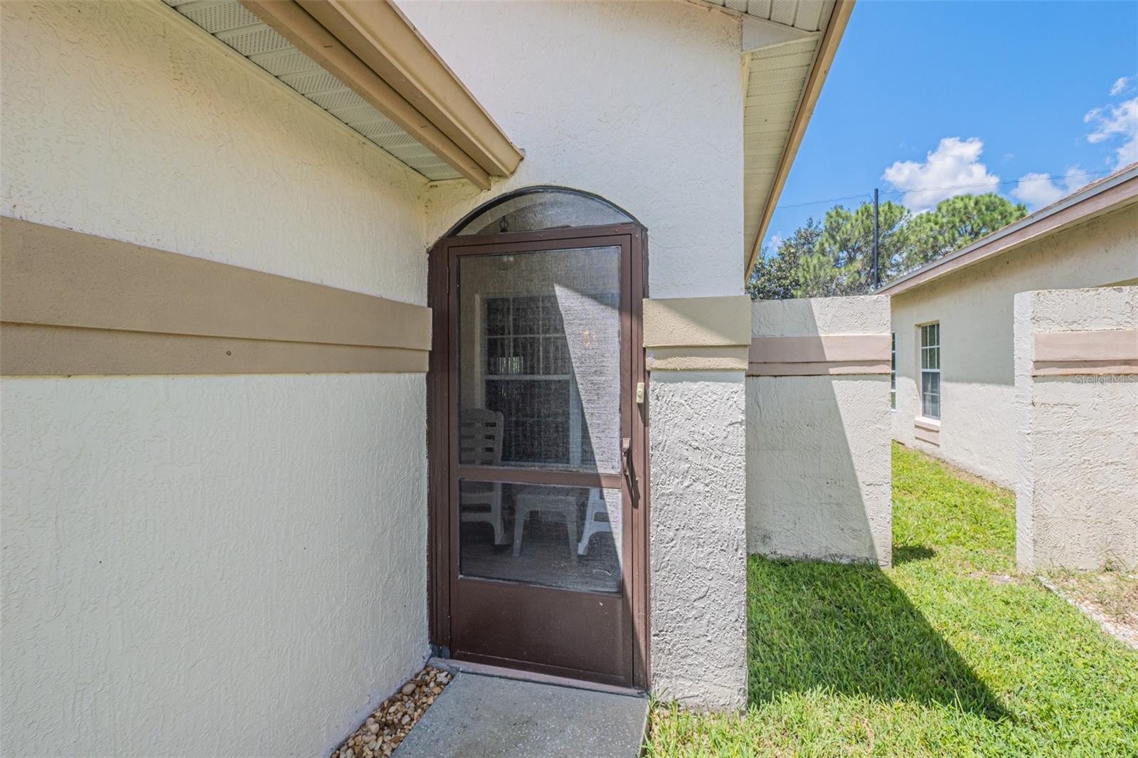 11624 Peach Grove Ln Property Photo 5