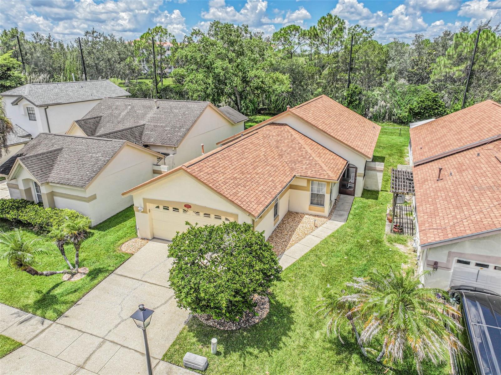 11624 Peach Grove Ln Property Photo 8