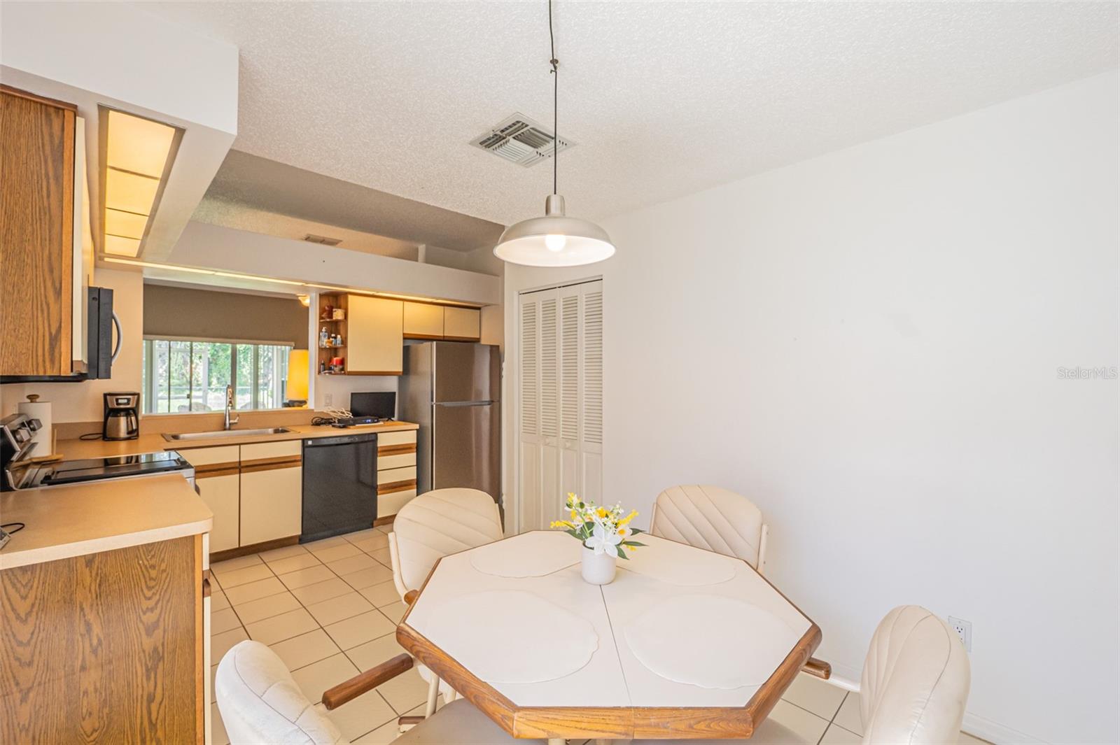 11624 Peach Grove Ln Property Photo 13