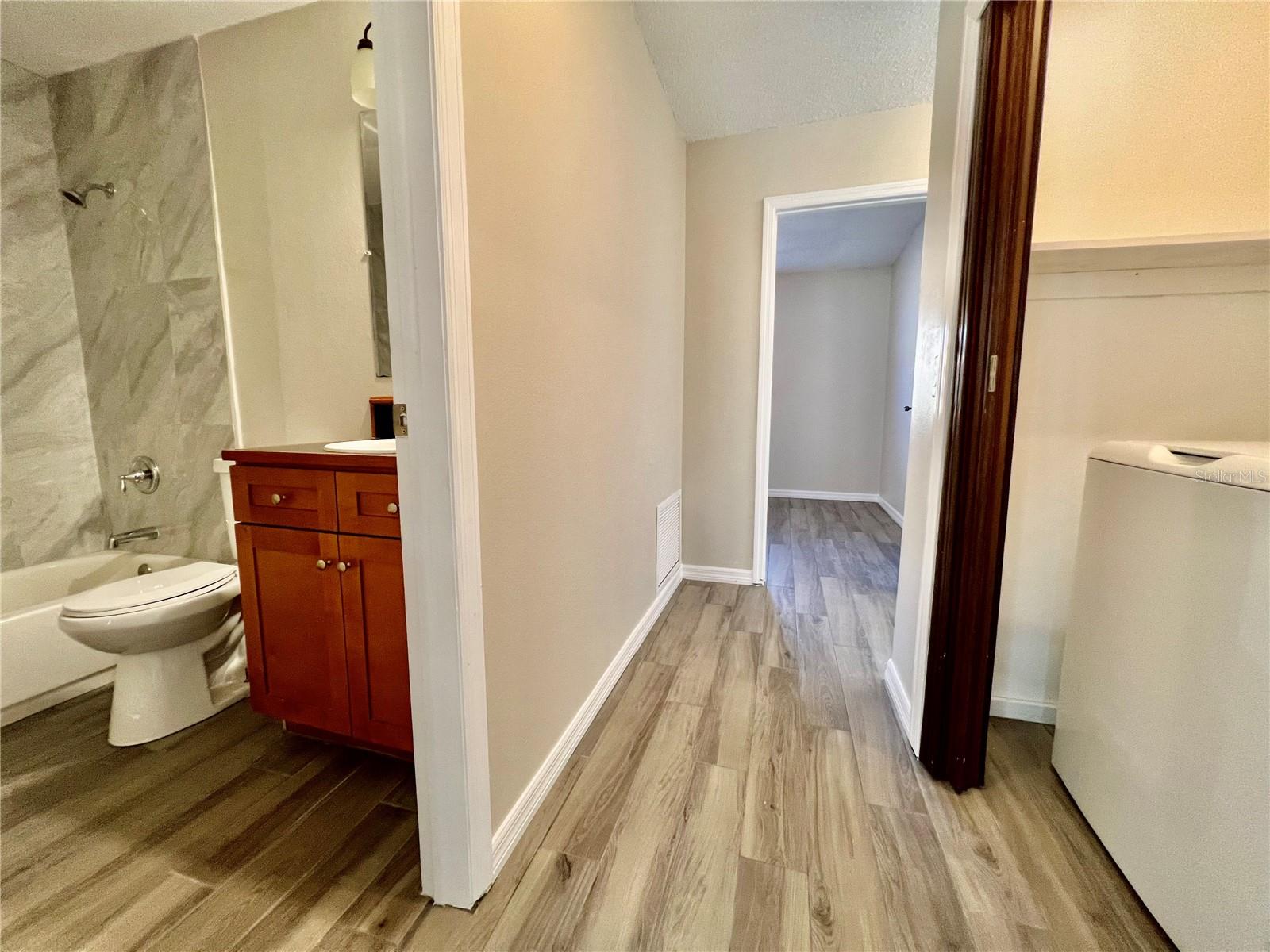 1820 Central Park Ave Property Photo 7