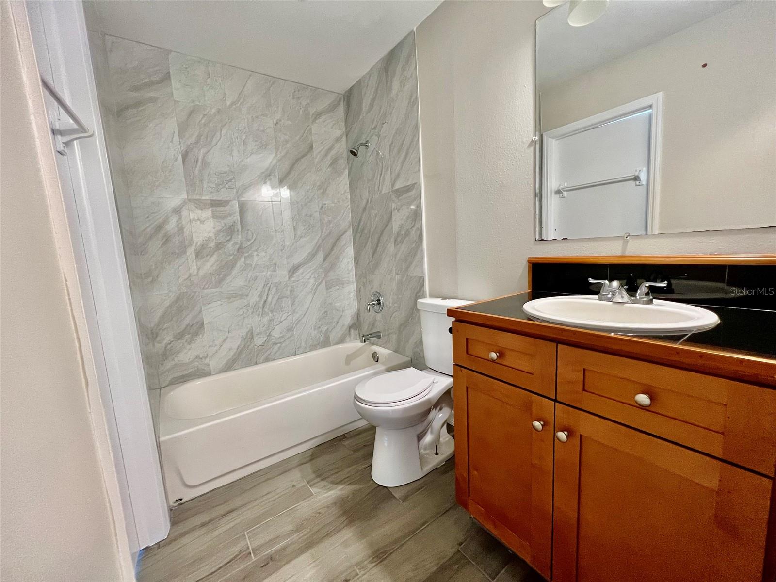 1820 Central Park Ave Property Photo 8