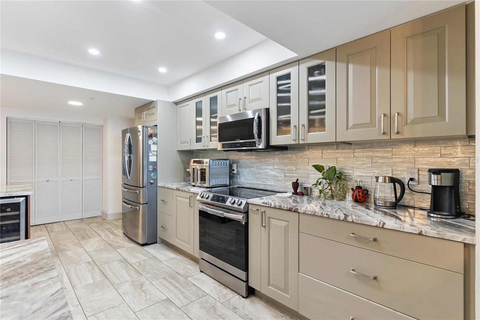 2055 S Atlantic Ave #705 Property Photo 10