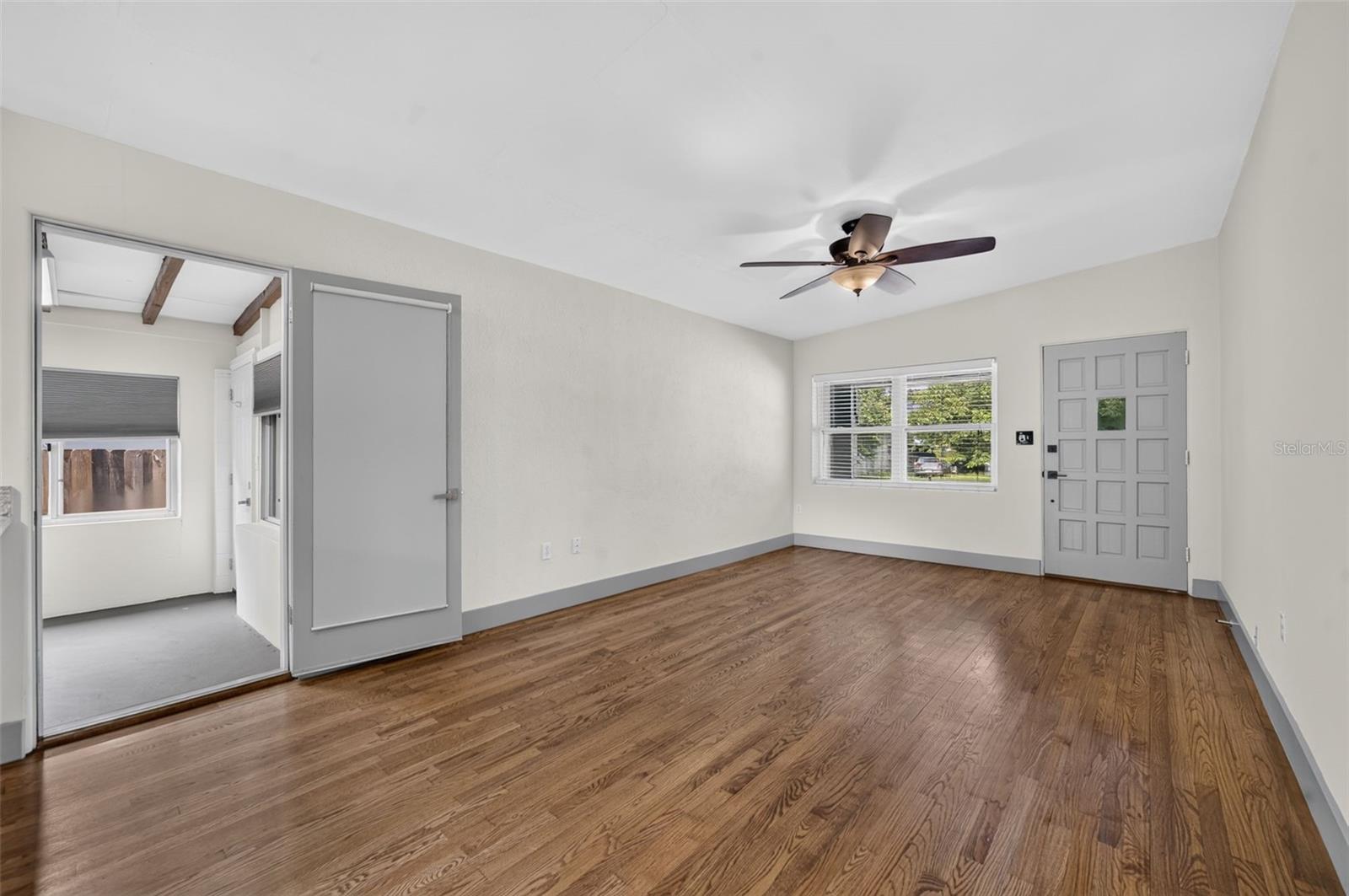1317 Cloverlawn Ave Property Photo 5