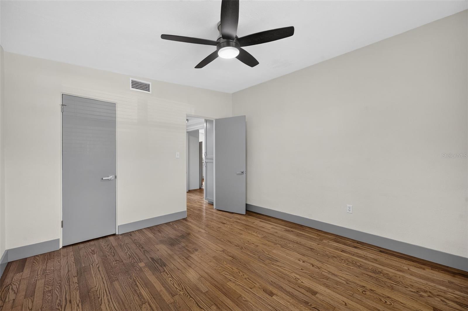 1317 Cloverlawn Ave Property Photo 12