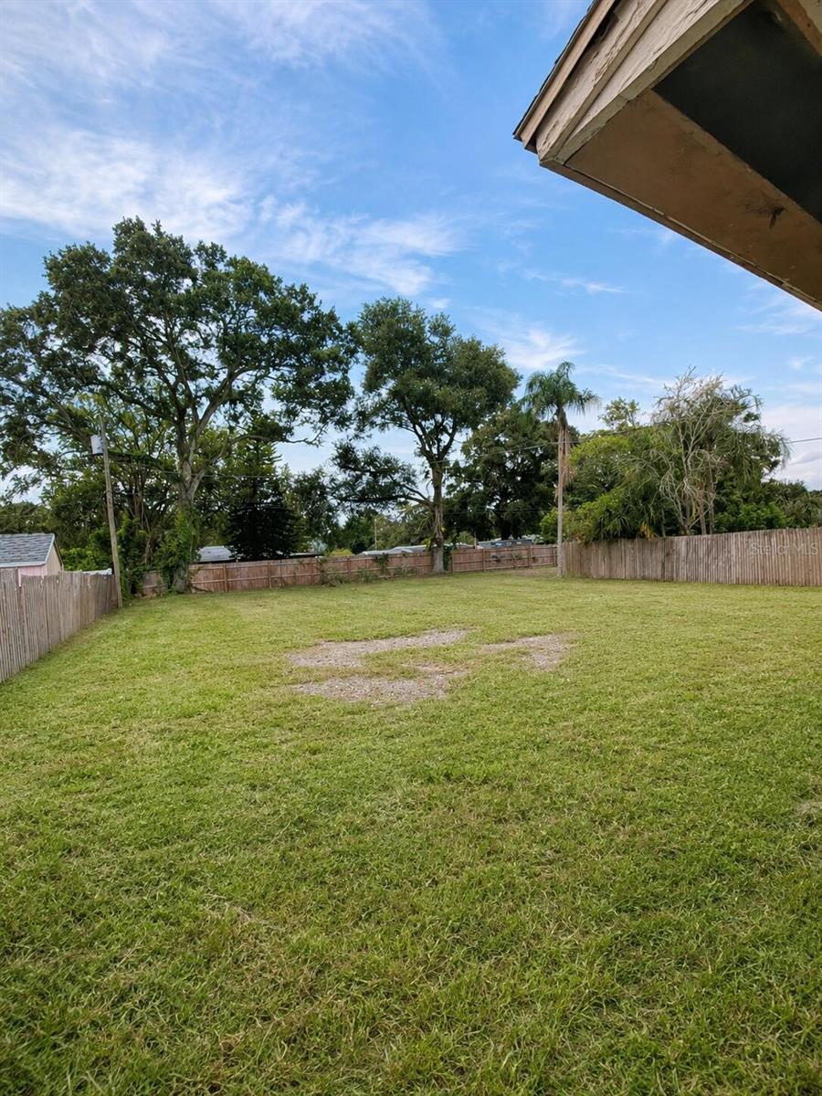 1370 Admiral Woodson Ln Property Photo 13