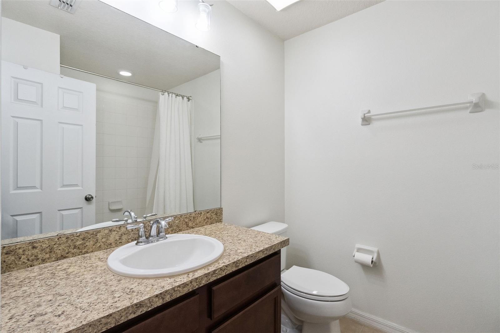 2560 Amati Dr Property Photo 17