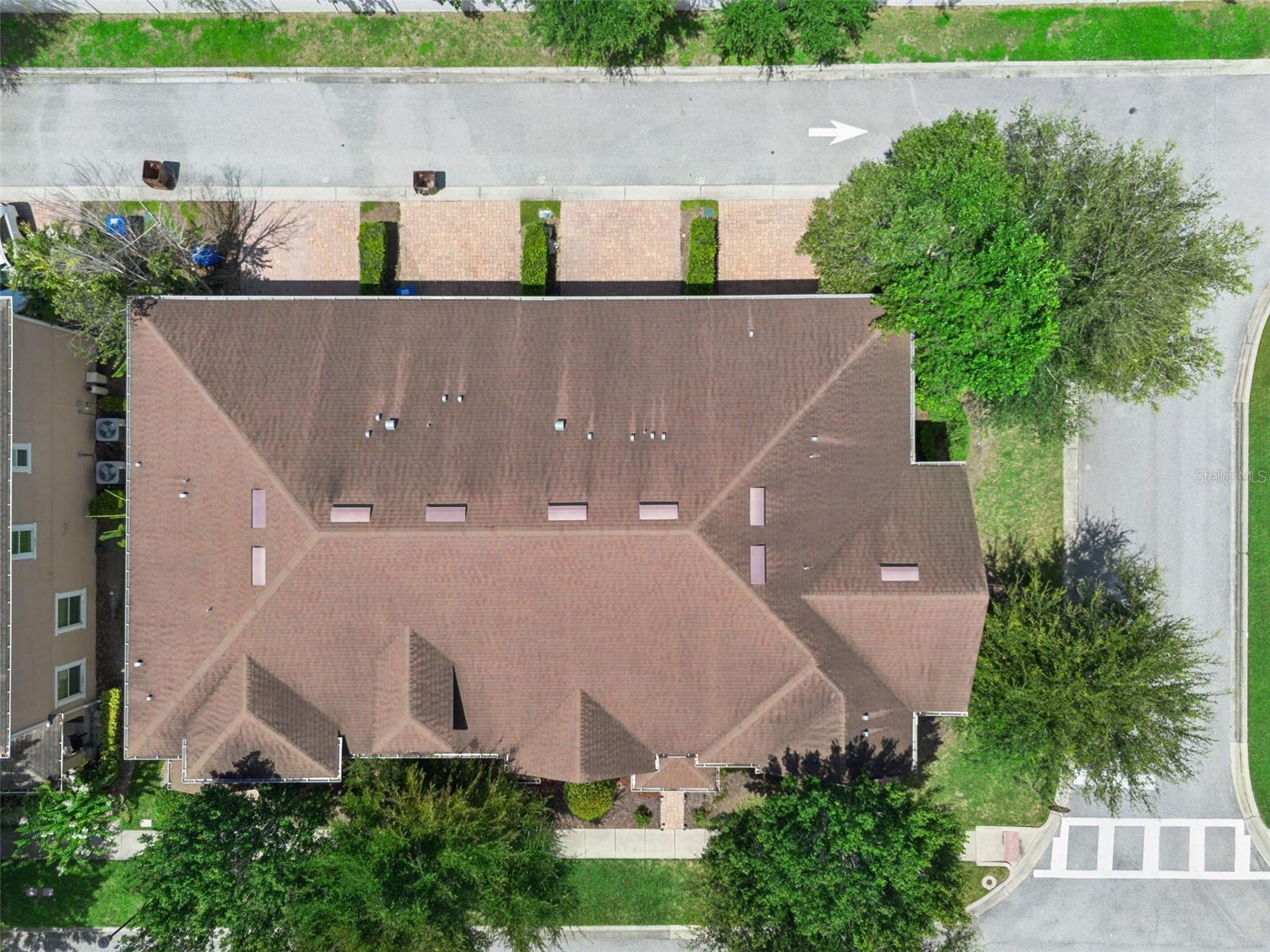 2560 Amati Dr Property Photo 25
