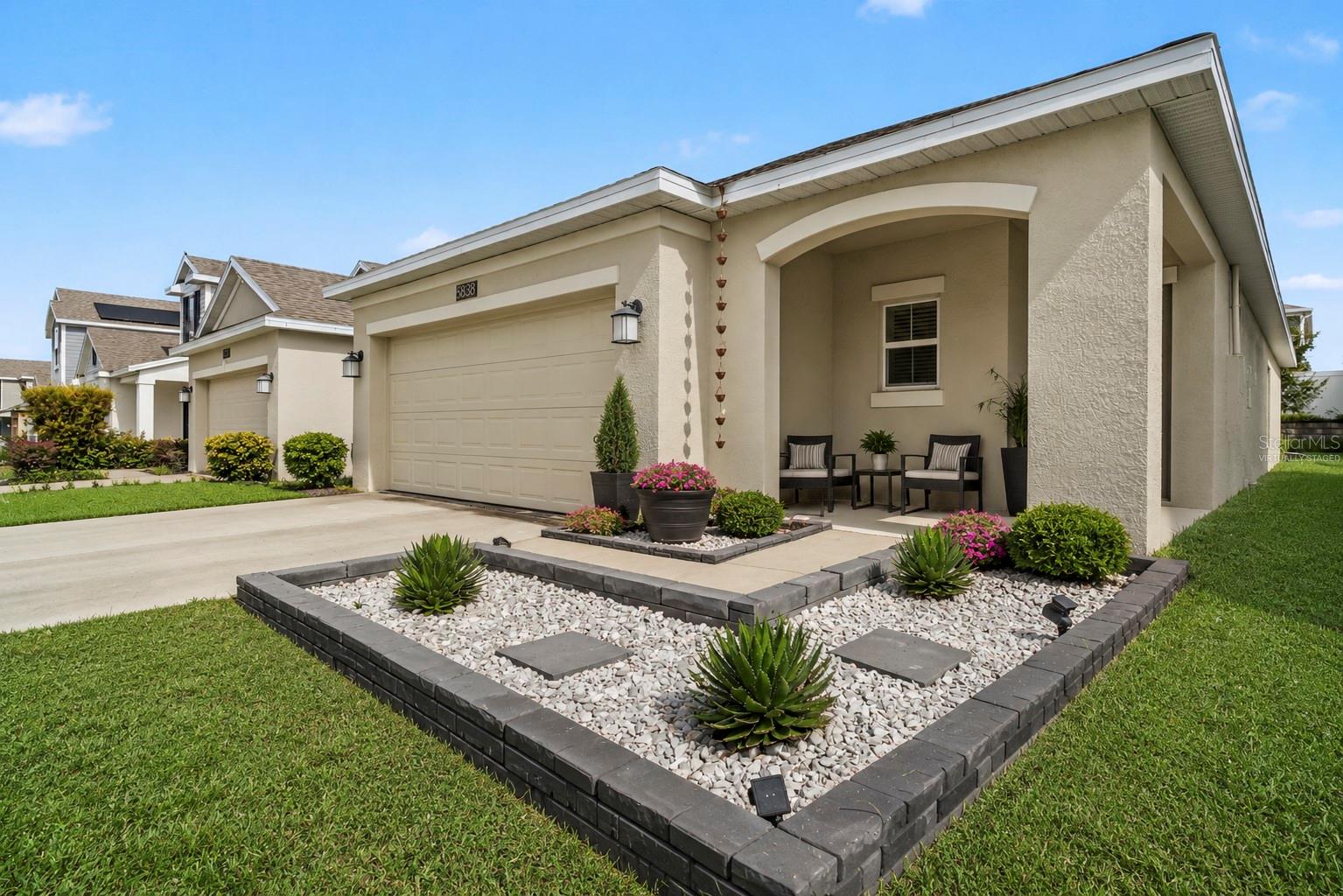 6838 Wilson Hammock Ave Property Photo 4