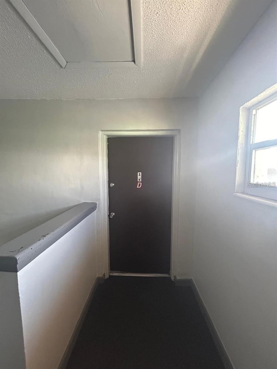 1627 W Oak Ridge Rd #d Property Photo 3