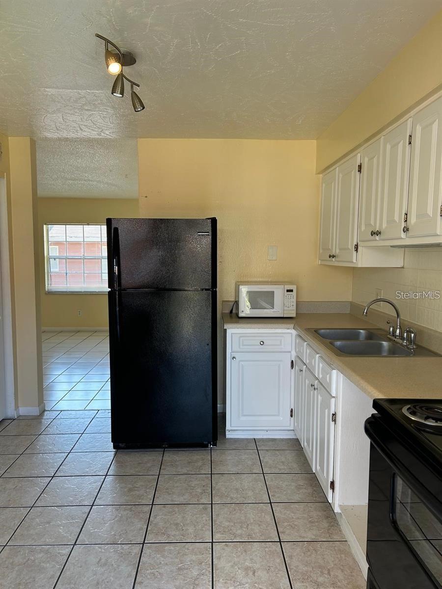 1627 W Oak Ridge Rd #d Property Photo 4