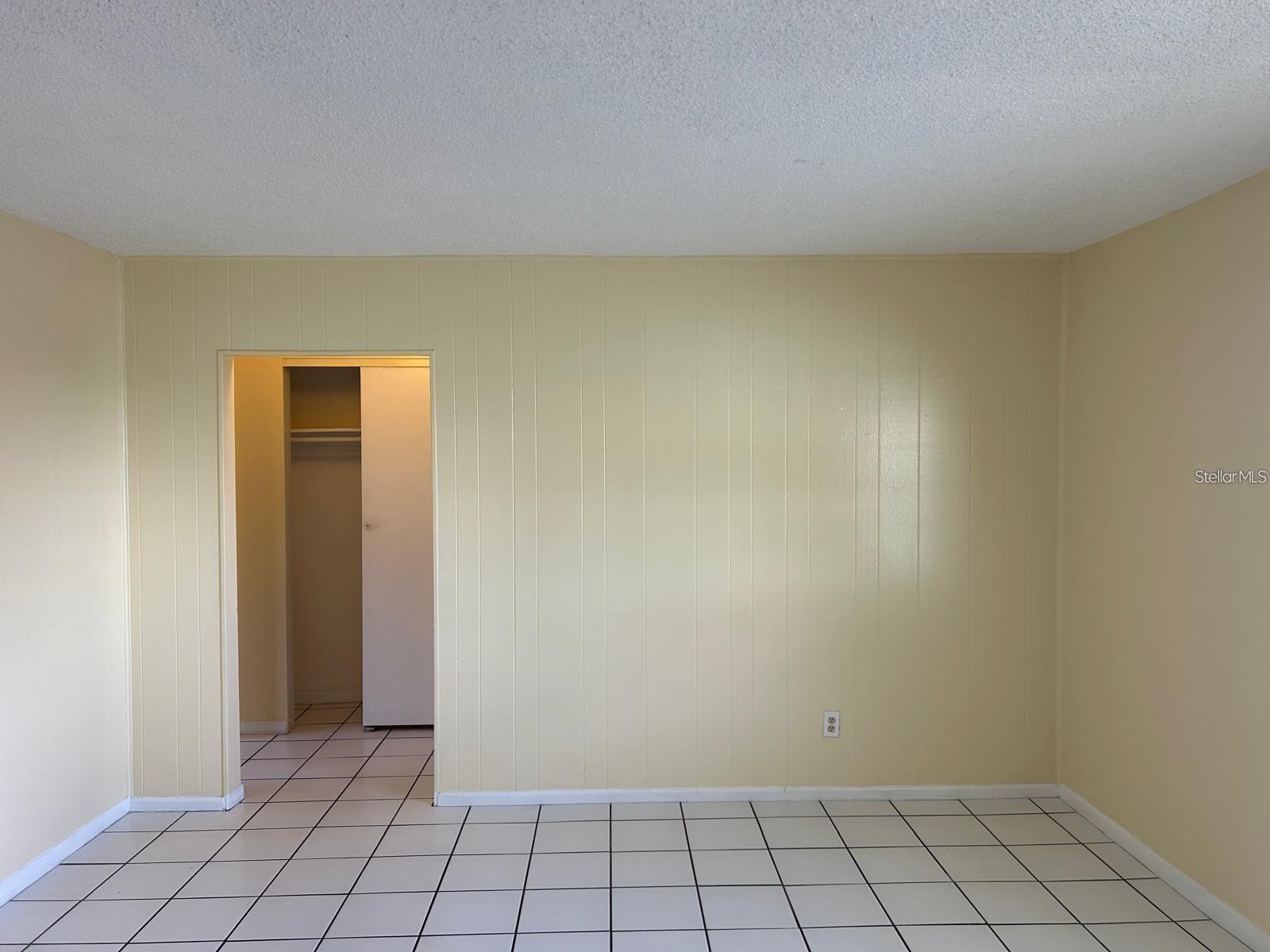 1627 W Oak Ridge Rd #d Property Photo 8
