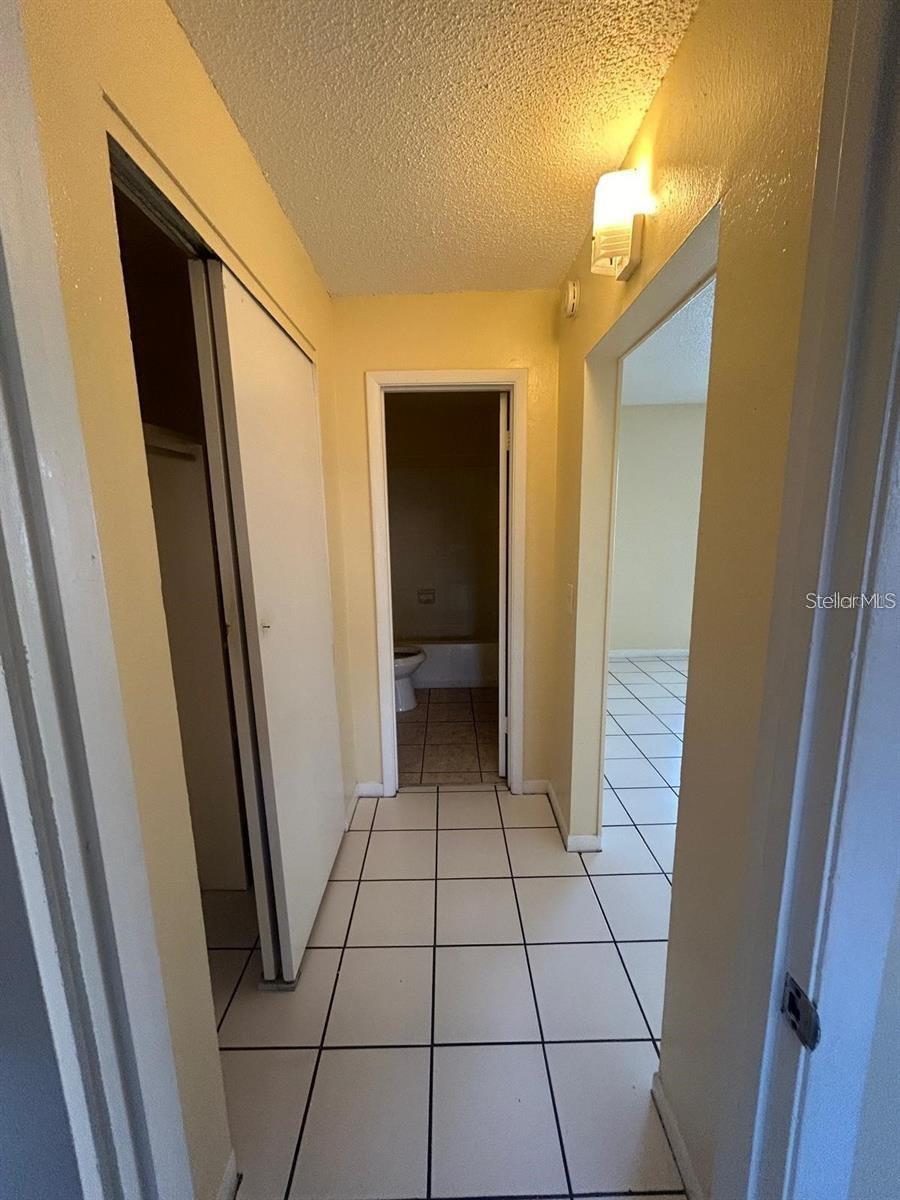 1627 W Oak Ridge Rd #d Property Photo 9