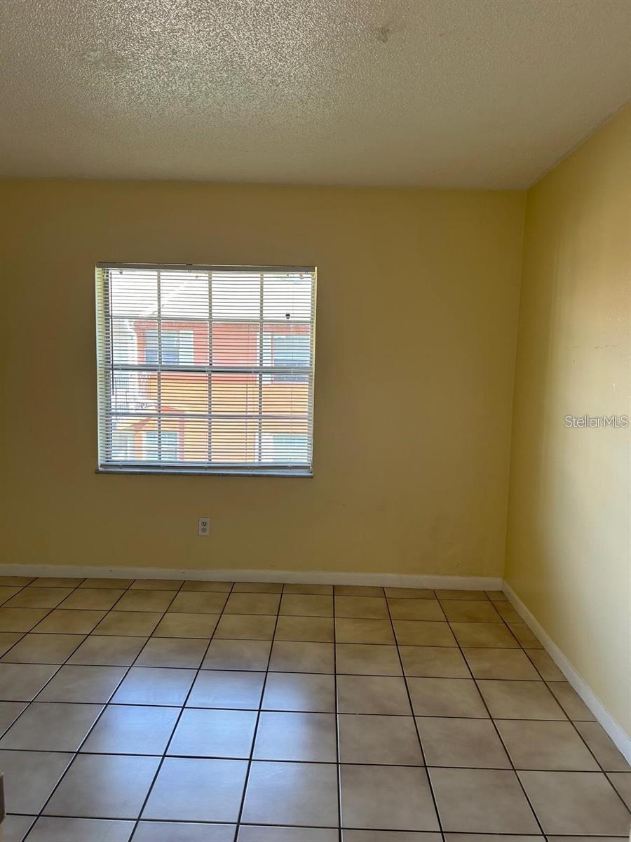 1627 W Oak Ridge Rd #d Property Photo 10