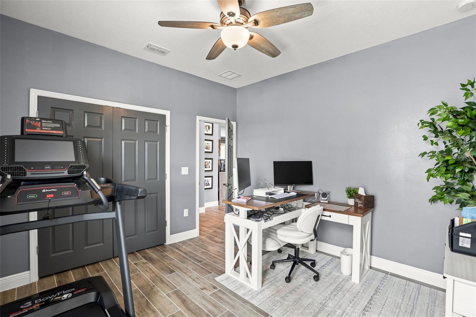 4924 Golden Zenith Way Property Photo 17