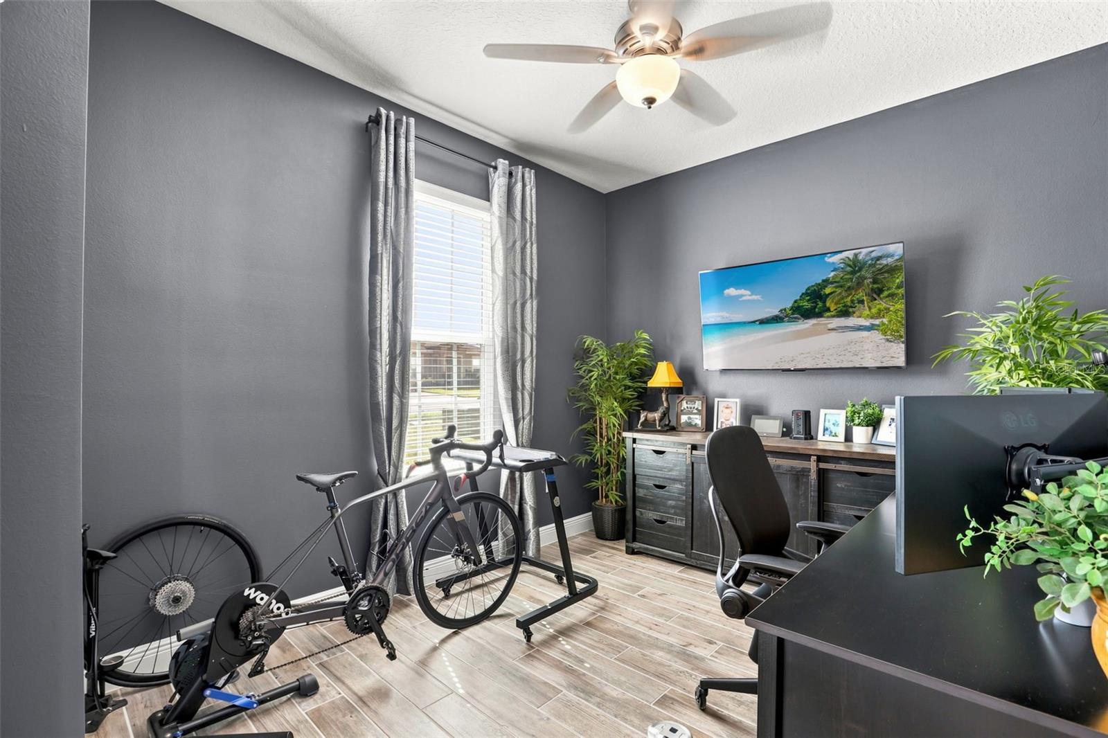4924 Golden Zenith Way Property Photo 18
