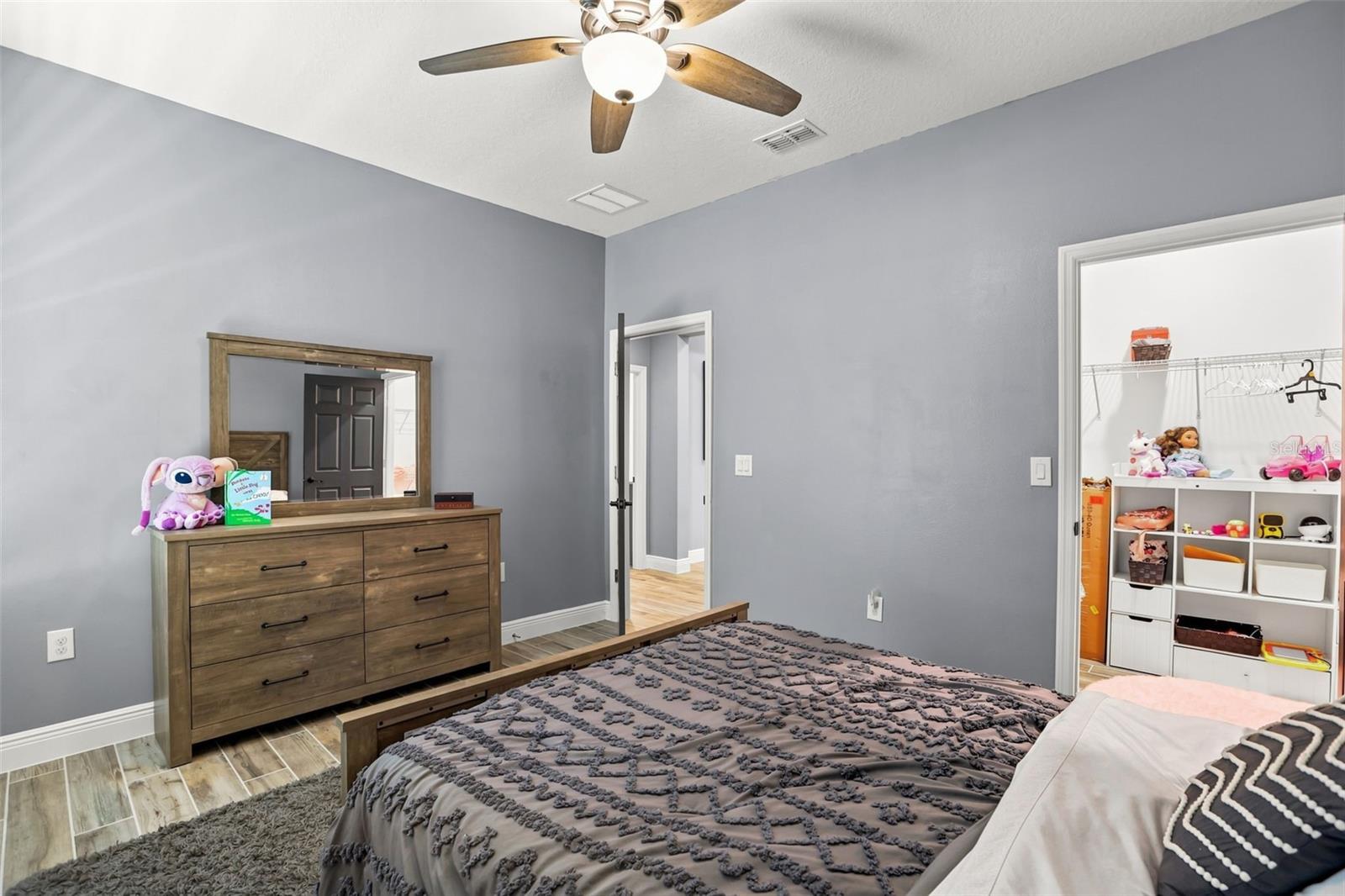 4924 Golden Zenith Way Property Photo 22
