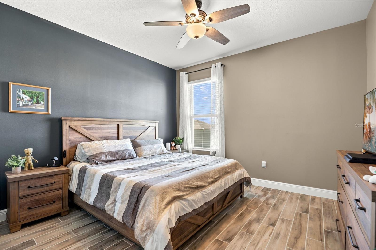 4924 Golden Zenith Way Property Photo 25