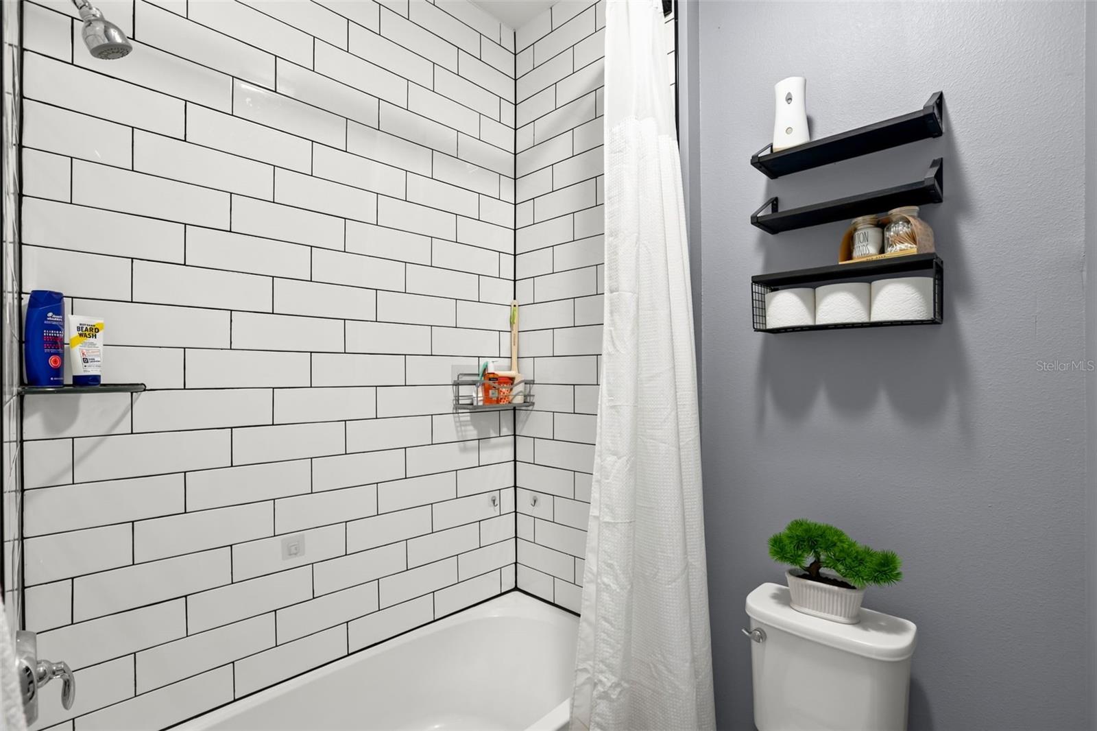 4924 Golden Zenith Way Property Photo 31